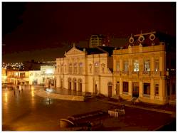 Teatro Municipal, Iquique, Chile.  Photo by Dixjonny, Wikipedia