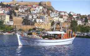 Kavala is one of the most attractive of Greece's largest cities rising like an ampitheatre from the beautiful harbor up to a huge byzantine fortress.